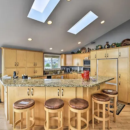 Anacortes Paradise Vacation Rental With Water Views! Exterior photo