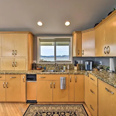 Anacortes Paradise Vacation Rental With Water Views! Exterior photo